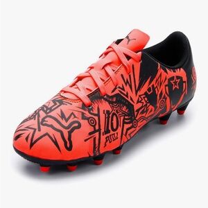 Pre own excellent condition. Christian Pulisic soccer ⚽️ shoes size 13